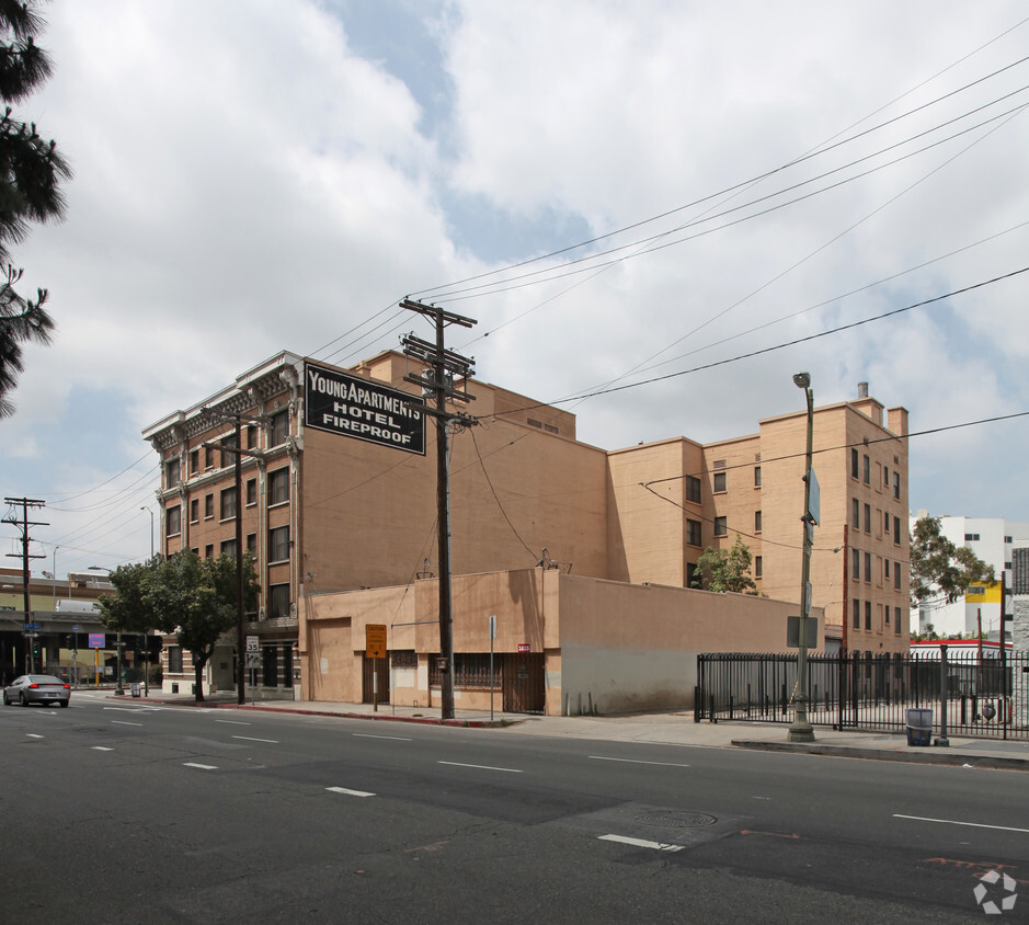 Building Photo - Young Apartments