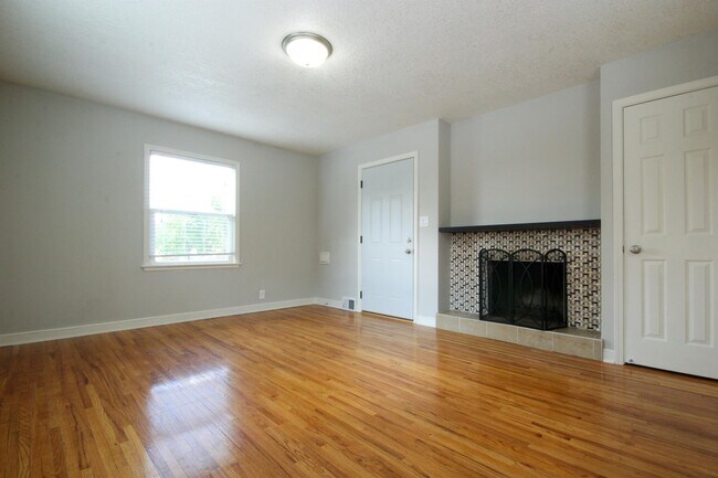 Building Photo - 5621 Penn Ave S