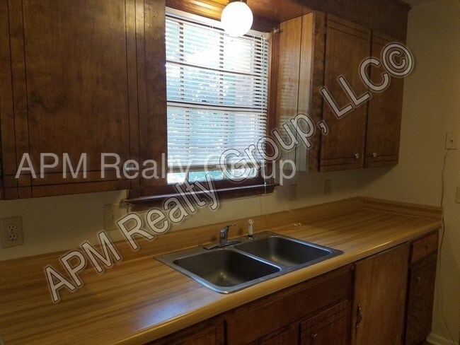 Building Photo - Cozy Quail Creek Home