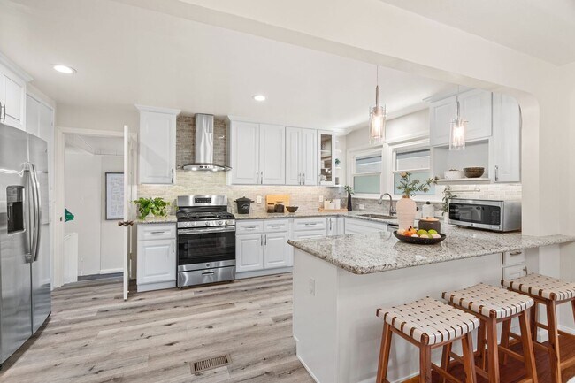 Foto del edificio - 15603 Benedict Ln