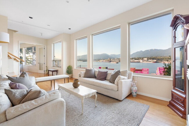 Building Photo - 2603 Wall St