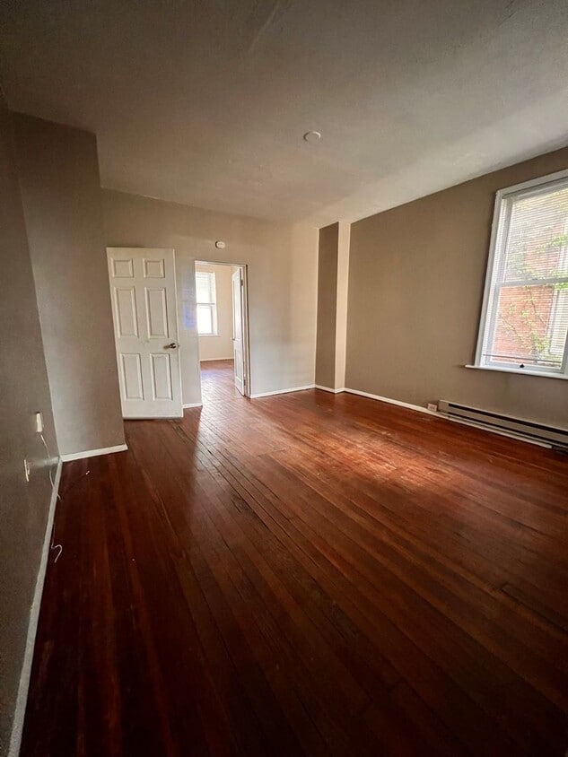 Primary Photo - 808 W King St