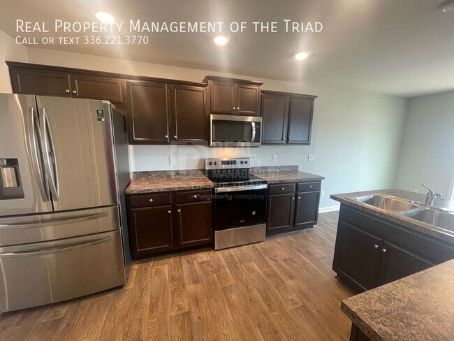 Foto del edificio - Grand 5bd/3ba Home in Reedy Fork, Greensbo...