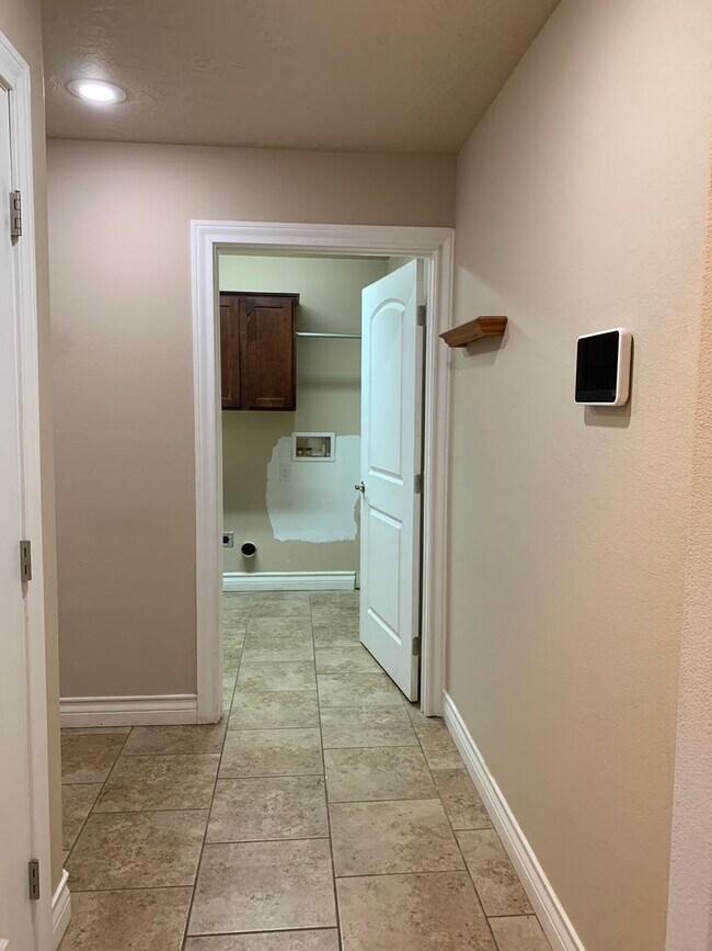 Building Photo - 116 Mariposa Clovis NM
