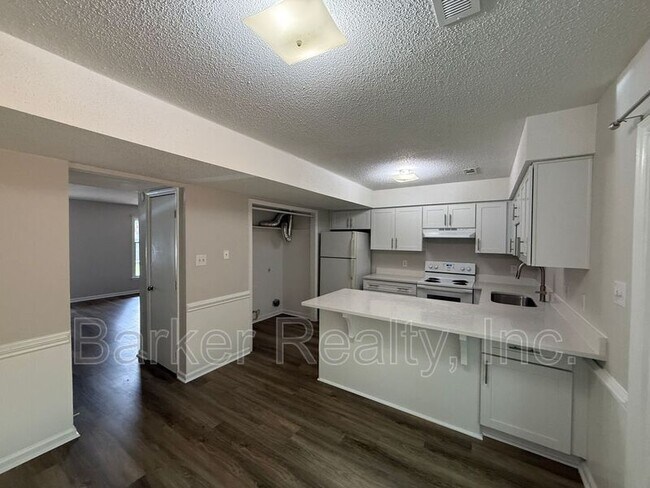 Foto del edificio - 101 Greengate Ct