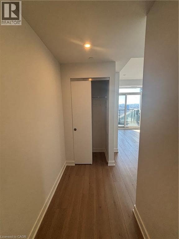 Building Photo - 25 Wellington St S