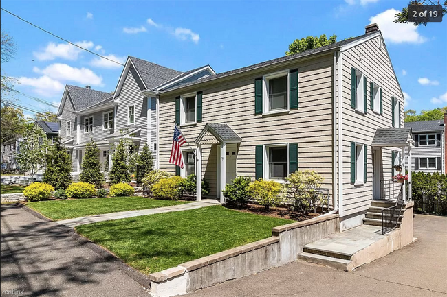 Foto del edificio - 3 br, 1 bath House - 79 Bible St 1st Floor