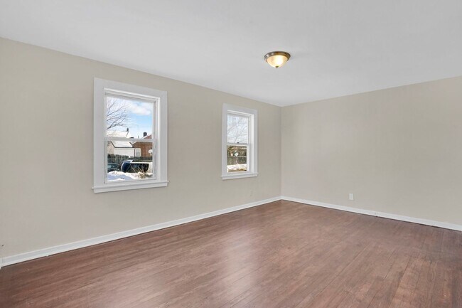 Foto del edificio - 6-12 Putnam Circle