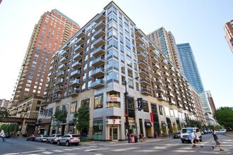 Building Photo - 1 E 8th St