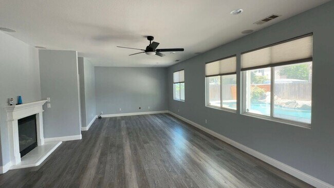 Foto del edificio - Coming soon. Home Sweet Home!