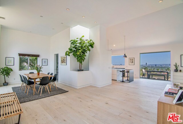 Foto del edificio - 8260 Marmont Ln