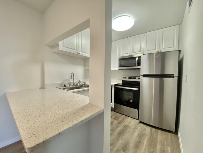 Foto del edificio - 6519 W Newberry Rd