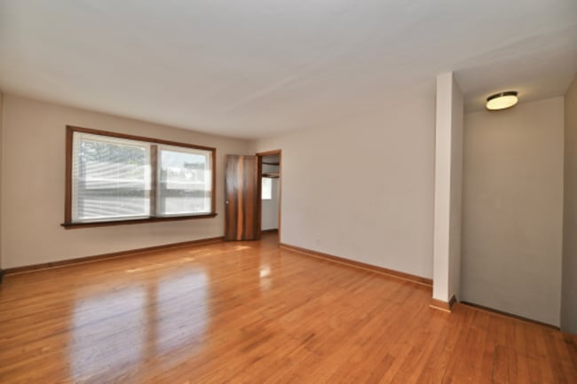 Building Photo - 3468-3470-3470 Watson Rd