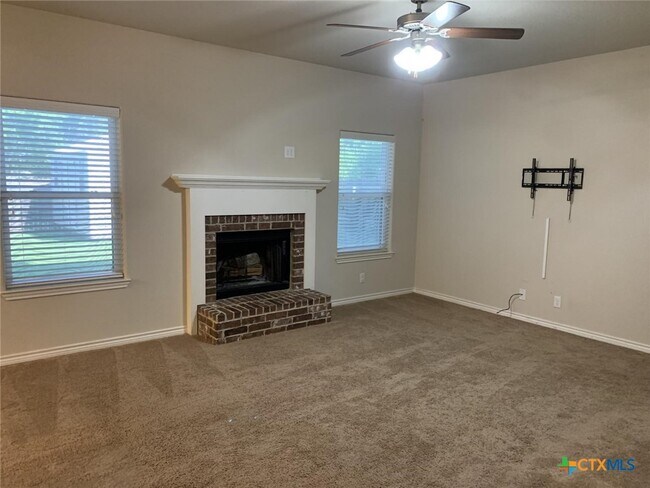 Building Photo - 5428 Stonehaven Dr