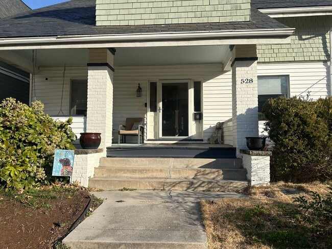Building Photo - Traditional 2-Story Colonial