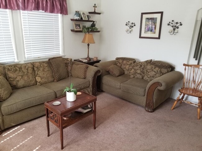 Foto del edificio - 15041 Larkspur St