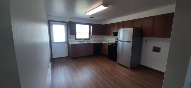 Interior Photo - ROYAL OAKS APARTMENTS