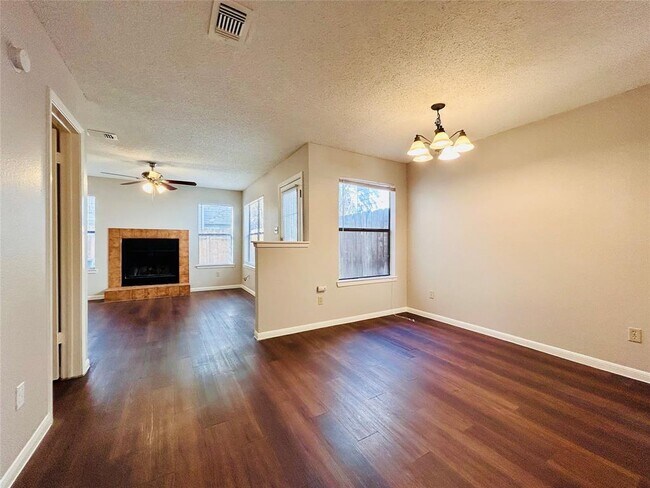 Foto del edificio - 8906 Schick Rd