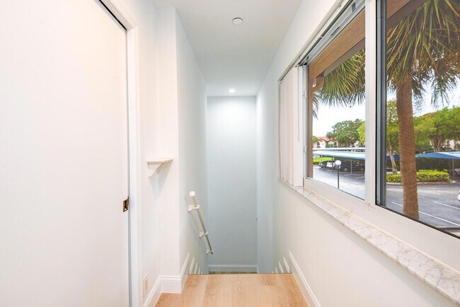 Foto del edificio - 380 NW 67th St
