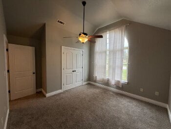 Building Photo - Amazing 4BR House with 3 Car Garage