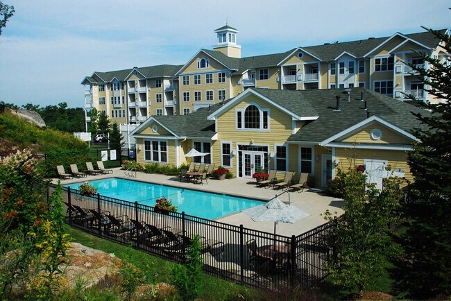 Foto del edificio - Lynnfield Commons - OLD