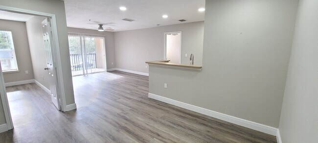 Foto del edificio - 940 Village Trail