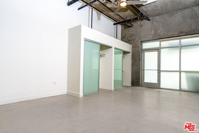 Foto del edificio - 1447 Lincoln Blvd