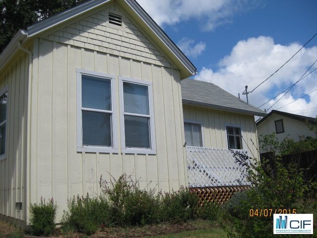Building Photo - 311 Button St