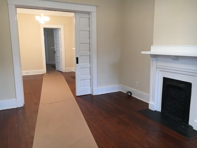 Foto del edificio - 8208 Plum St