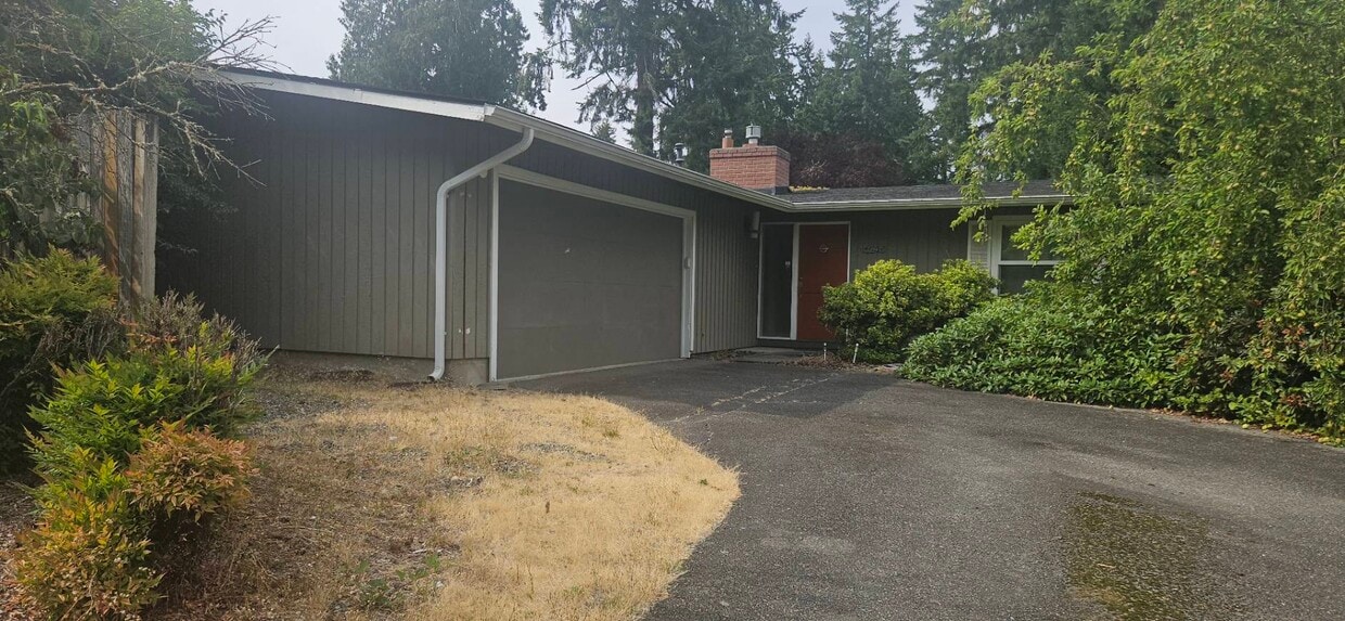 Front of Home - 16248 NE 29th St (Bellevue, WA)