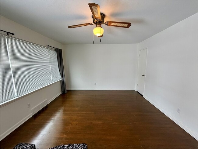 Building Photo - 317 Thomas Ave