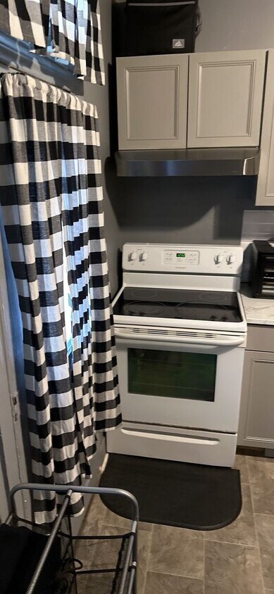 Foto del edificio - 735 W Poplar St