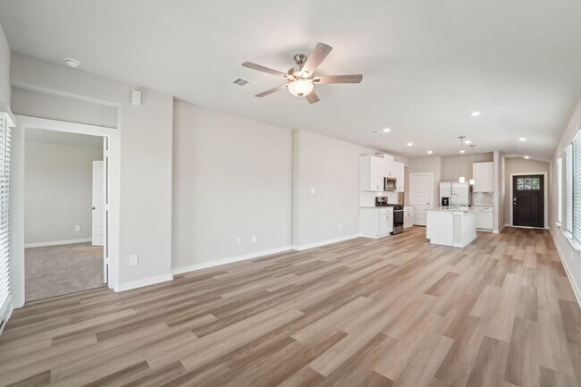 Foto del edificio - 1659 Shae Oak Ln