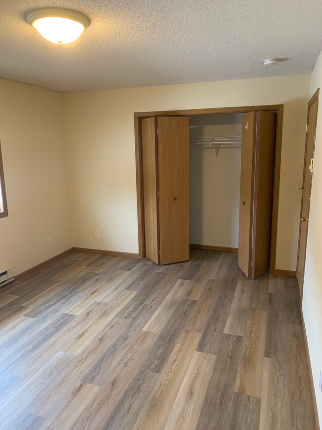Master Bedroom Closet - 401 Smith Ave