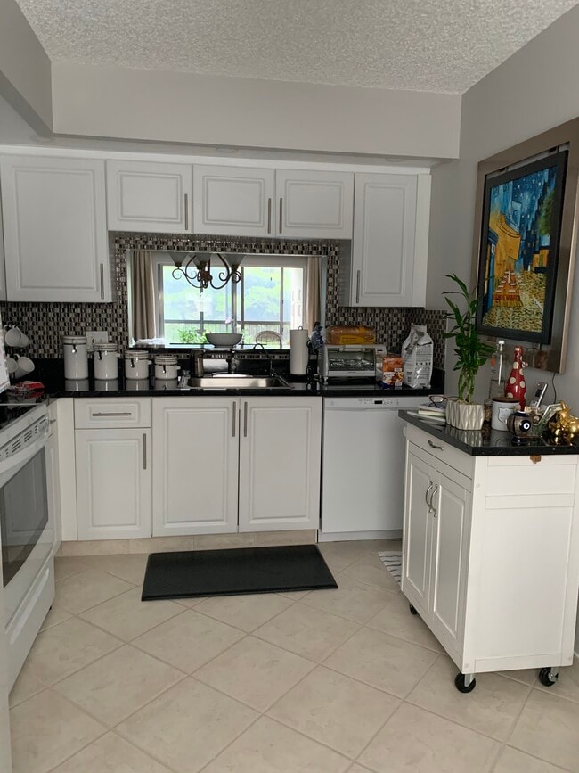 Foto del edificio - 13105 SW 16th Ct