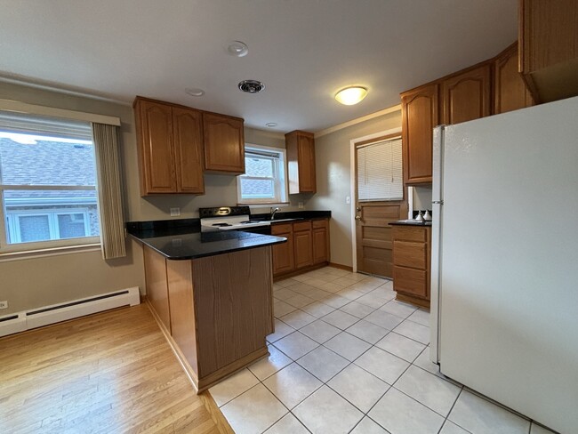 Building Photo - 223 S Dryden Pl