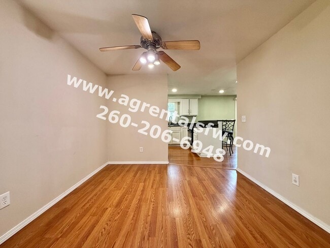 Building Photo - 3 Bedroom House