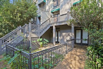 Building Photo - 1332 Roxbury Ct