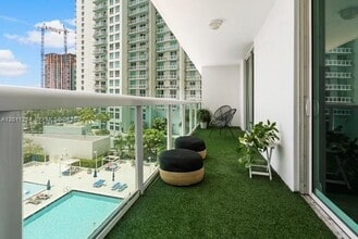 Building Photo - 1800 N Bayshore Dr