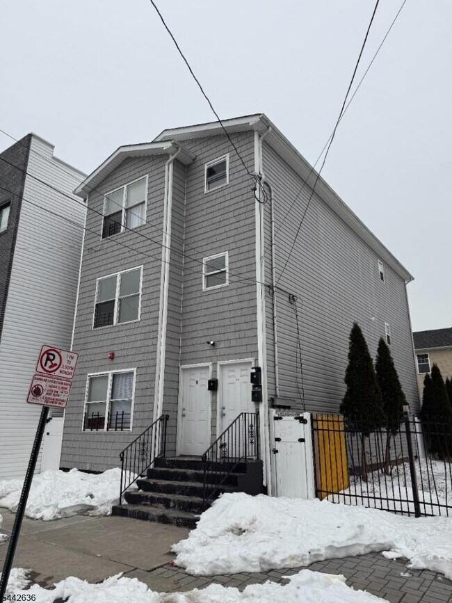 Building Photo - 34 Auburn St