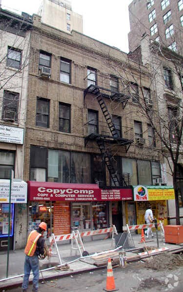 Foto del edificio - 234-236 E 23rd St