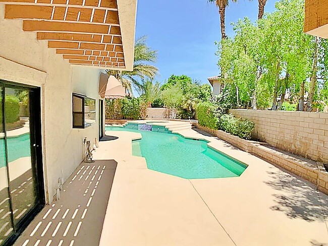 Building Photo - 78875 Aurora Way