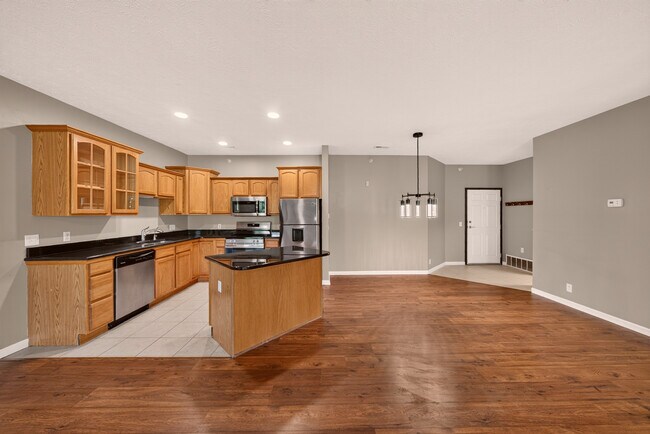 Building Photo - Belle Meade