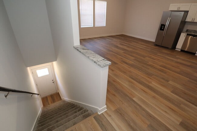 Photo - 3 Bedroom Upstairs Duplex in Near Eastside! Townhome