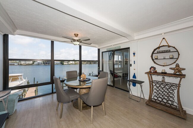 Foto del edificio - 271 Southbay Dr