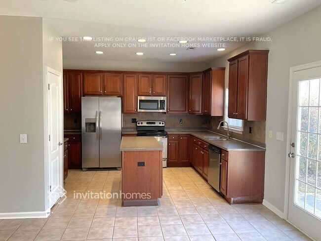 Building Photo - 13207 Rebecca Run Dr