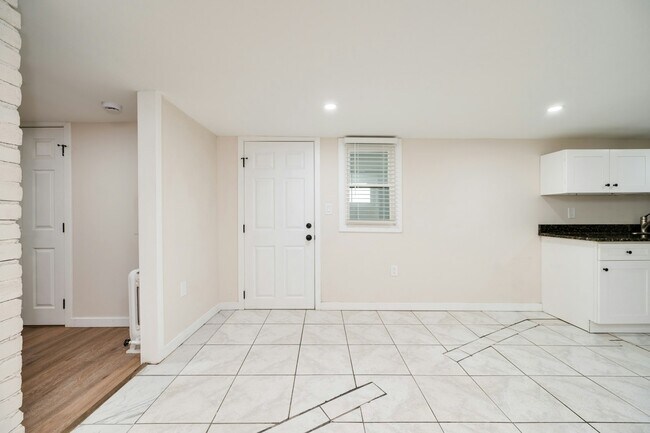 Building Photo - 57 S 6th St