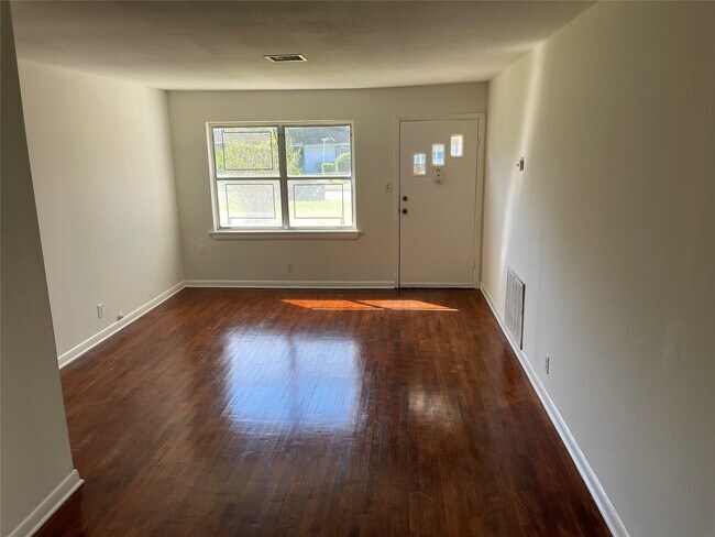 Foto del edificio - 3519 Amos St