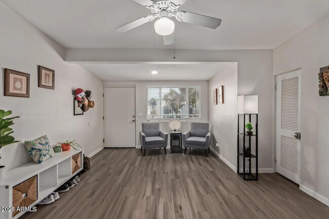 Foto del edificio - 6108 N 12th Pl