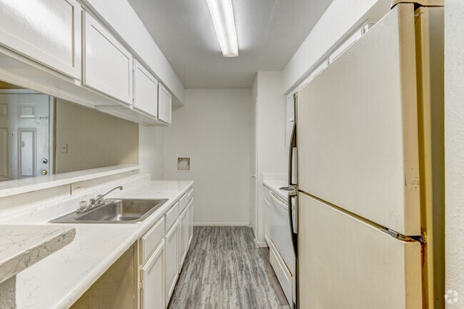 2 habitaciones, 1 baño - 812 pies cuadrados - Cocina - Retreat on Rosslyn